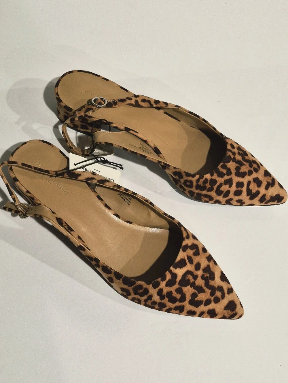 NWT Banana Republic Women's Slingback Cheeter Print Flats Size 10